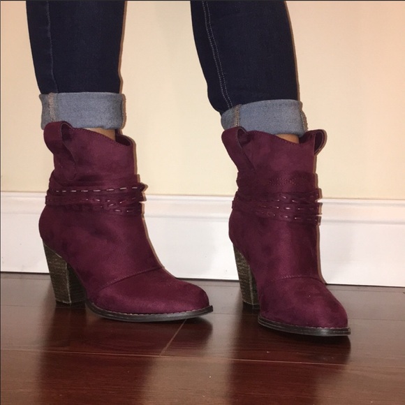 Worn twice size 8 very nice and so soft - Picture 2 of 3